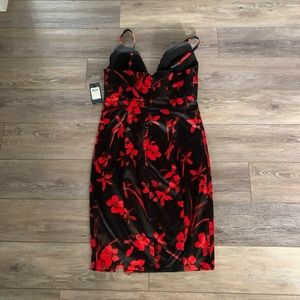 Guess Los Angeles Sumie Flowers Red and Black Sleek Plunge Dress Size 10